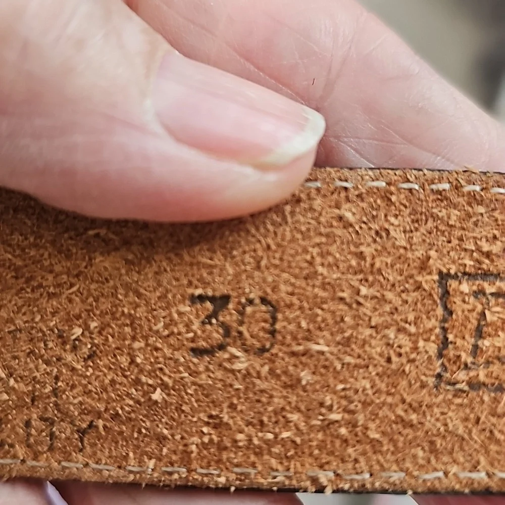 Vintage Brown Leather Belt with Gold‎ Buckle By DUNDEE Size 30